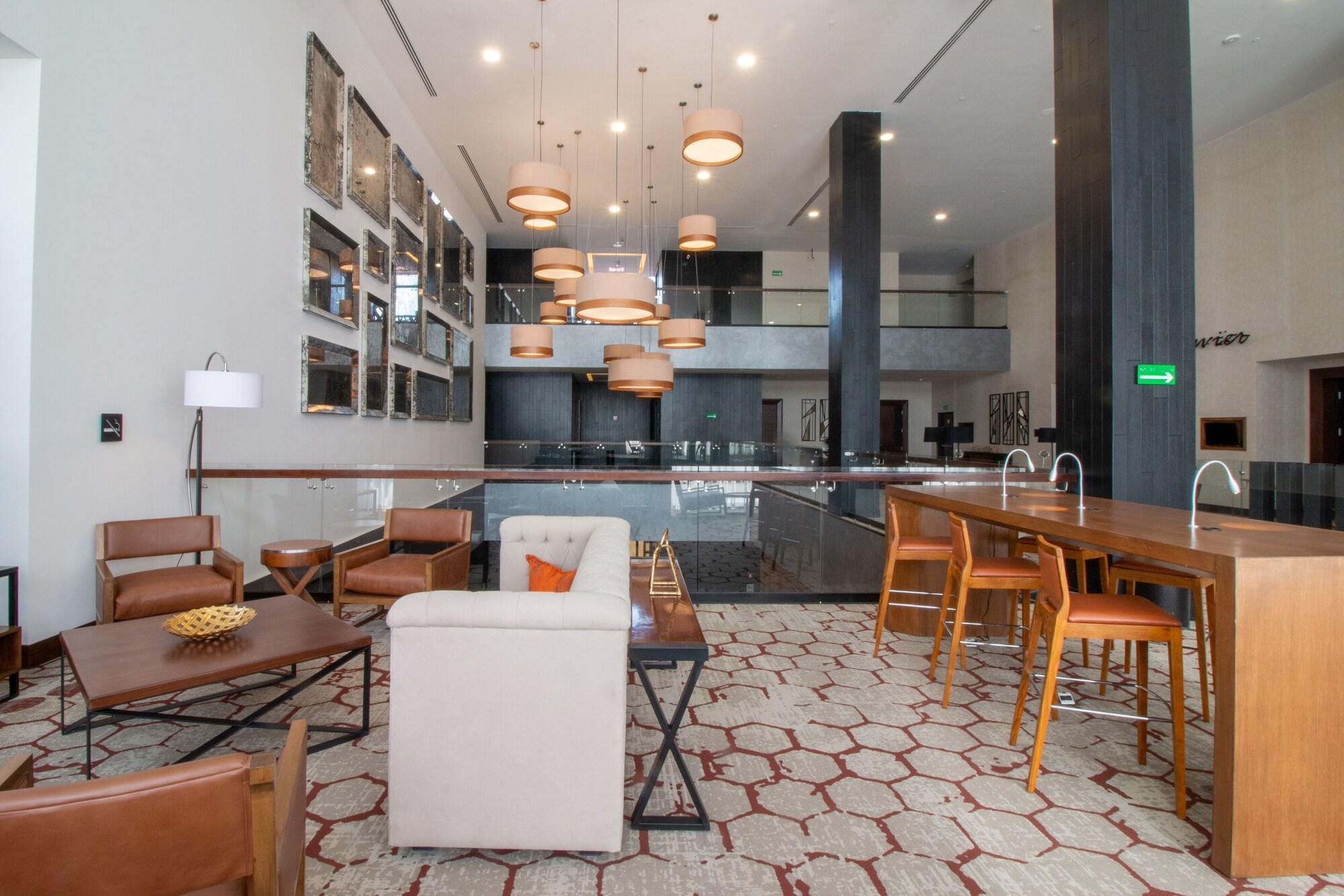 Doubletree By Hilton Celaya Селая Екстер'єр фото