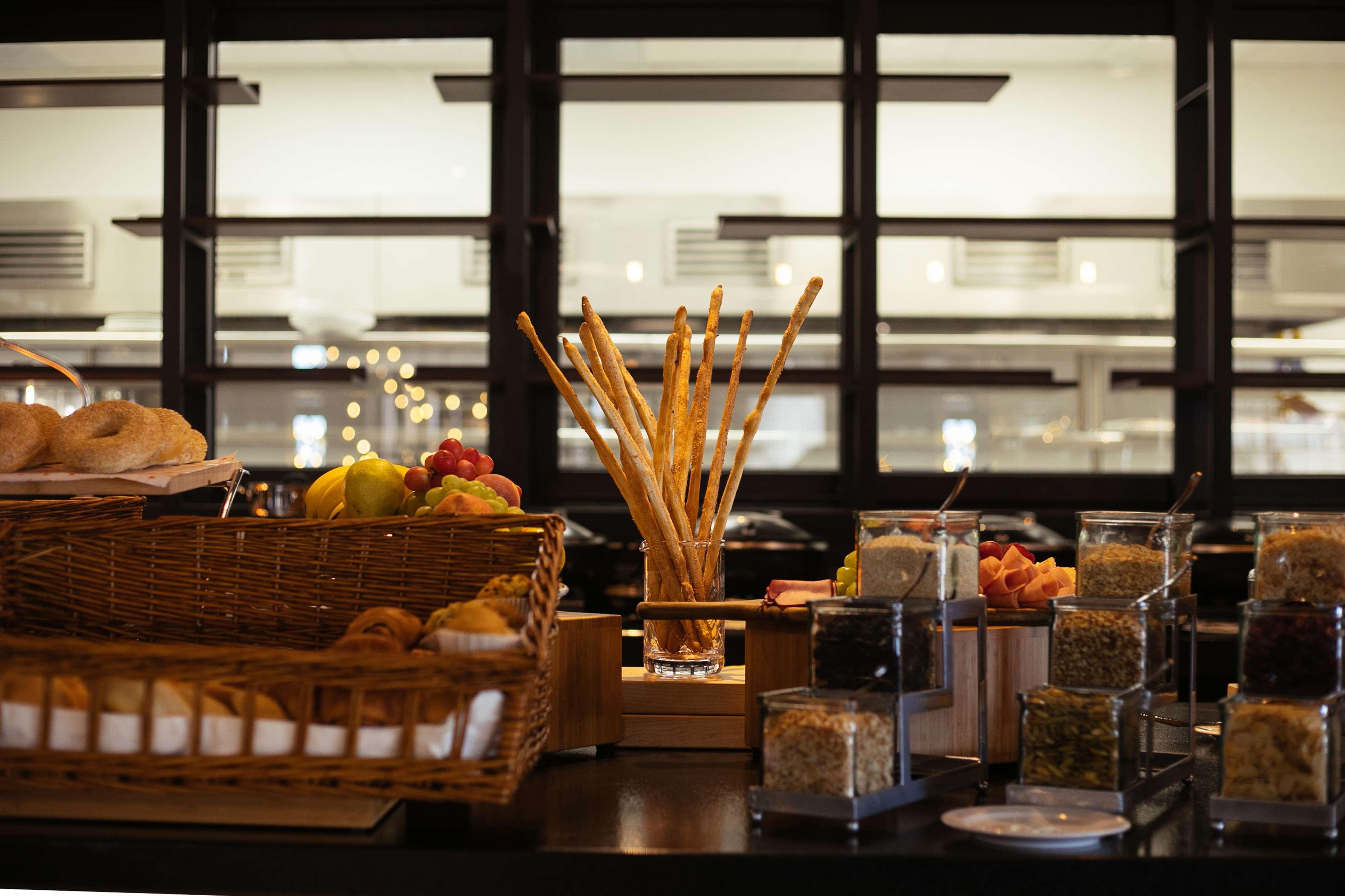 Doubletree By Hilton Celaya Селая Екстер'єр фото