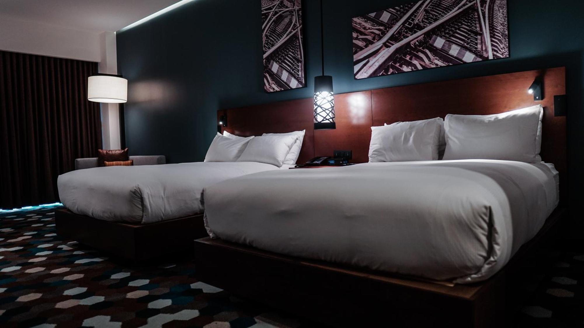 Doubletree By Hilton Celaya Селая Екстер'єр фото